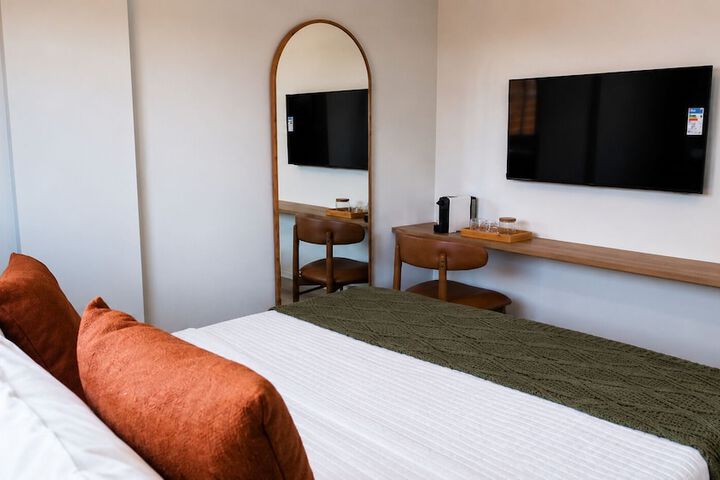 Room 5 of 34