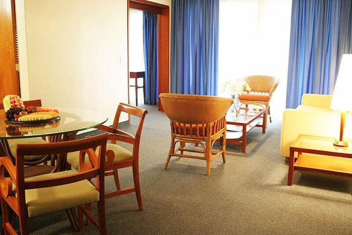 Room 9 of 40
