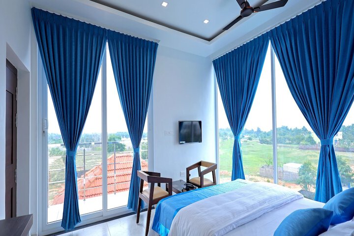 Room 3 of 18