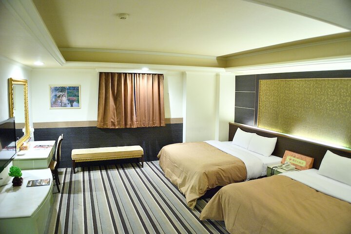 Room 18 of 33