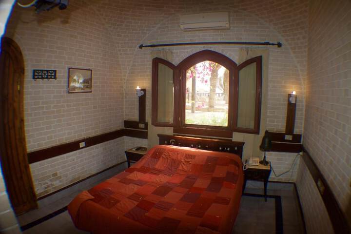 Room 6 of 43
