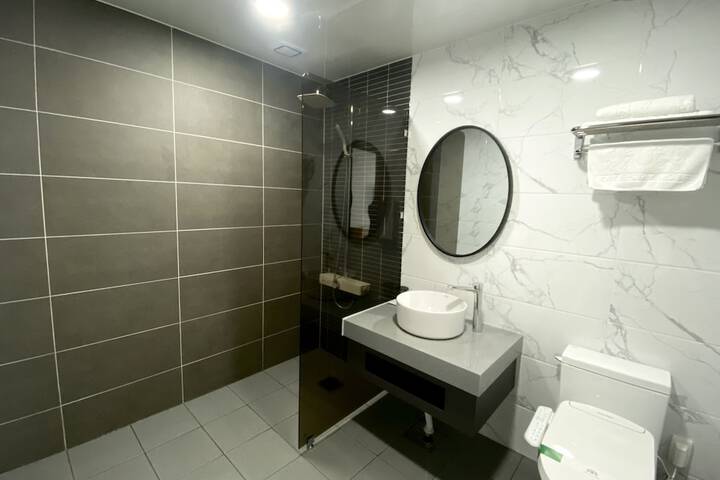 Room 26 of 40