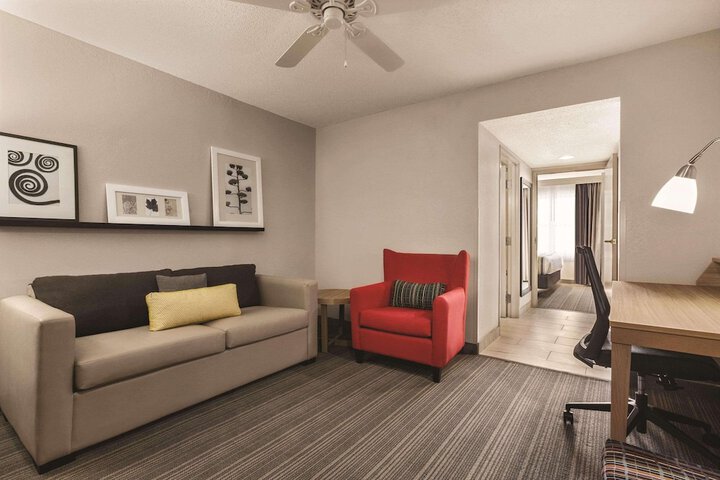 1 King Bed Accessible (7 of 8)