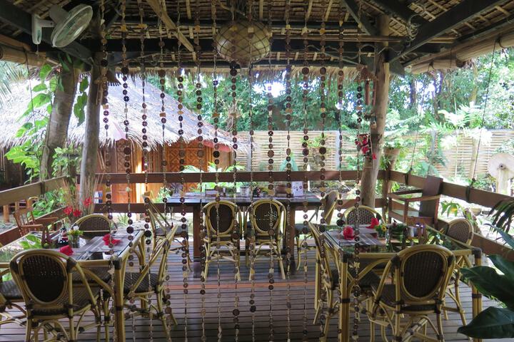 Dining 52 of 70