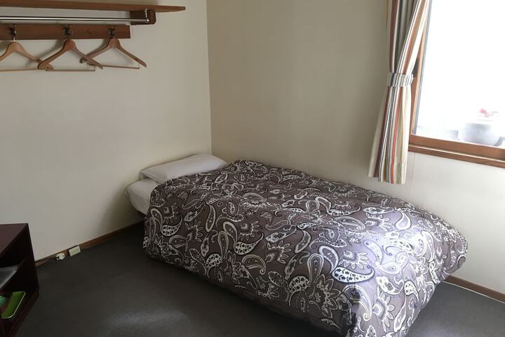 Room 5 of 31