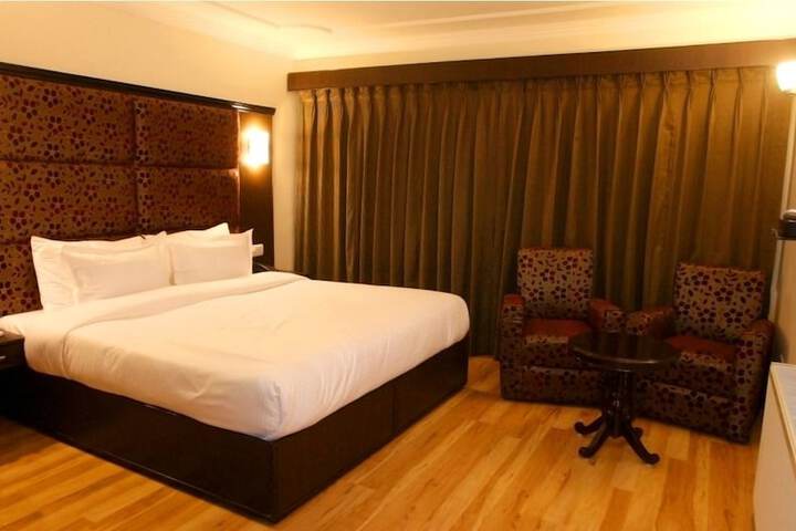 Room 6 of 26