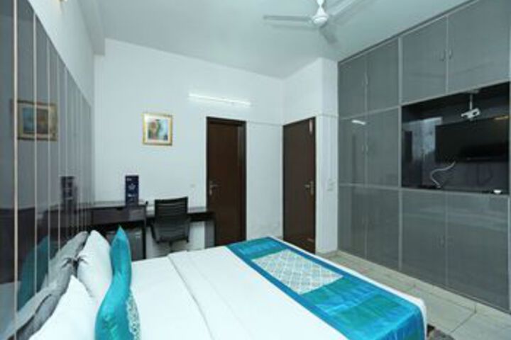 Room 5 of 25