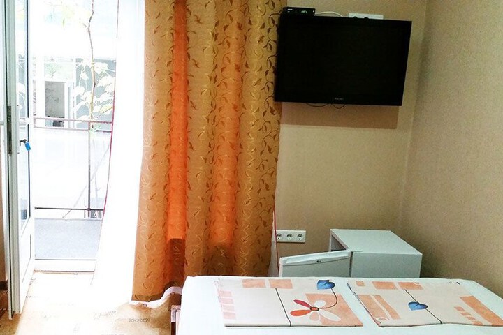 Room 4 of 34