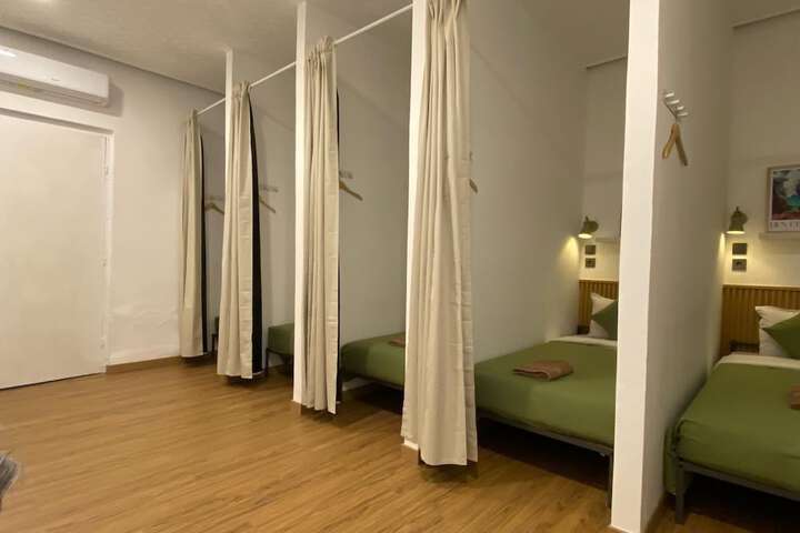 Room 8 of 47