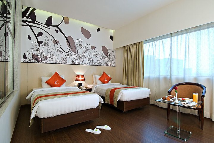 Room 6 of 35
