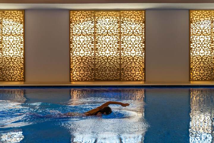 Pool 128 of 262