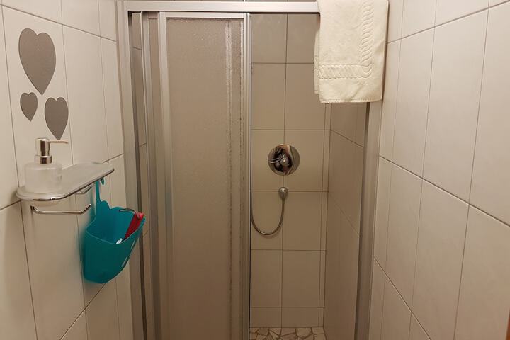 Room 16 of 46