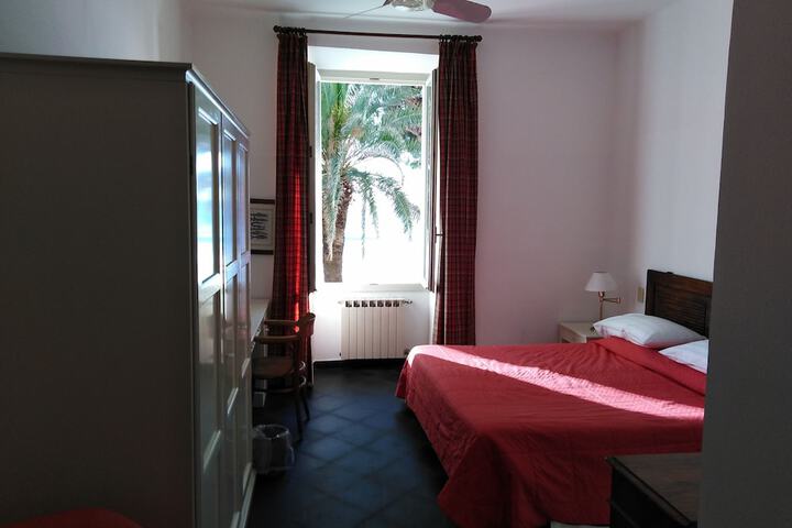 Room 12 of 67