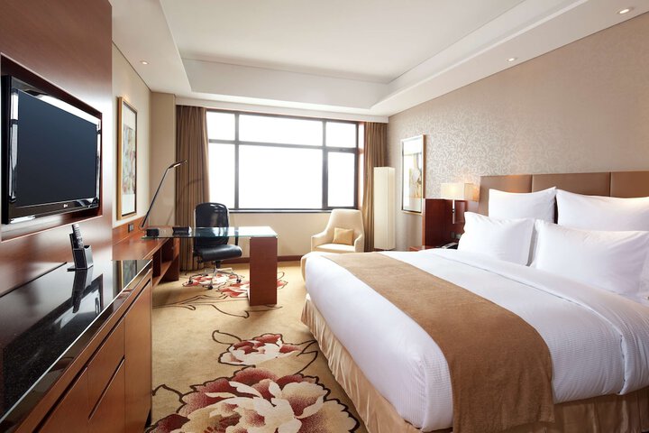 Room 10 of 150