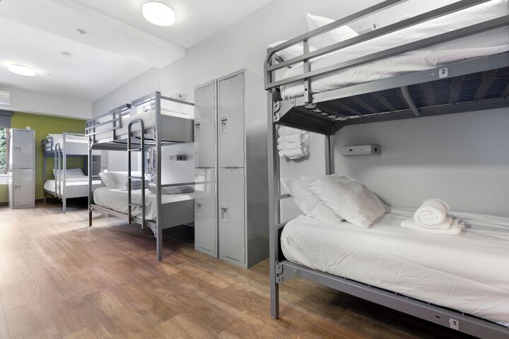 Room 16 of 42