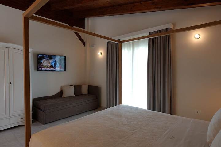 Room 34 of 121