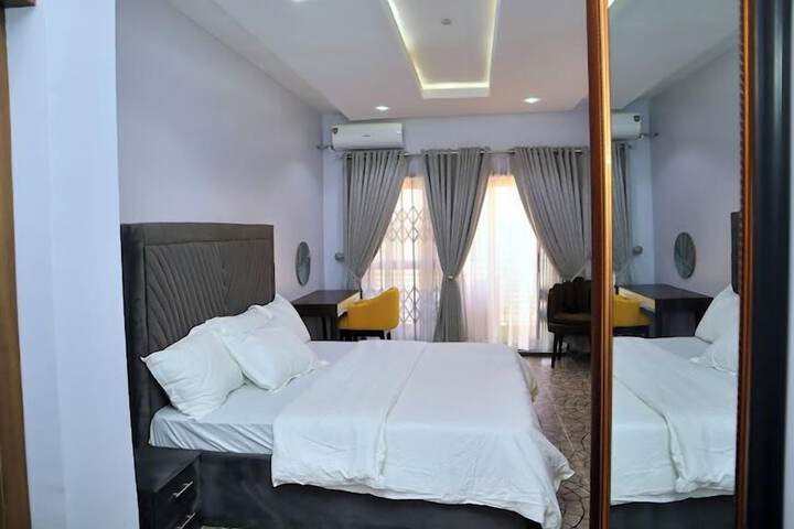 Room 6 of 47