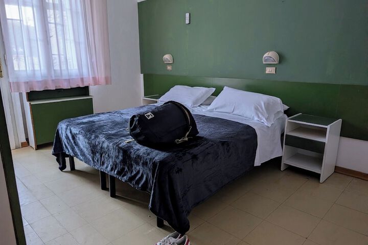 Room 16 of 26