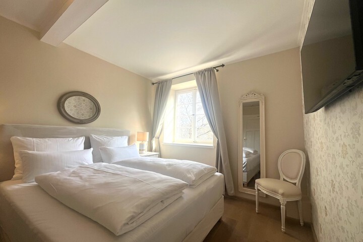 Room 5 of 30