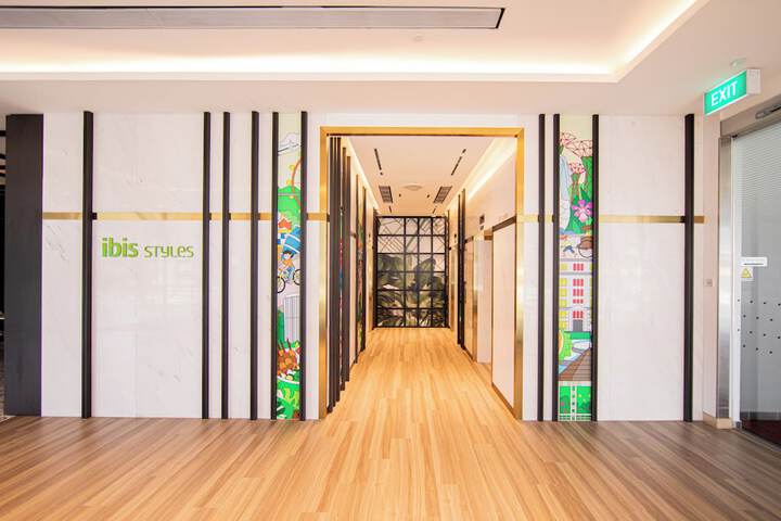 Entrance & Lobby