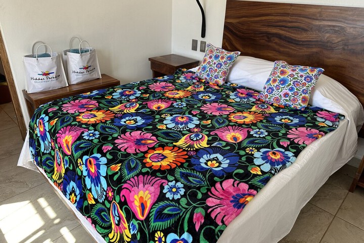 Room 26 of 402