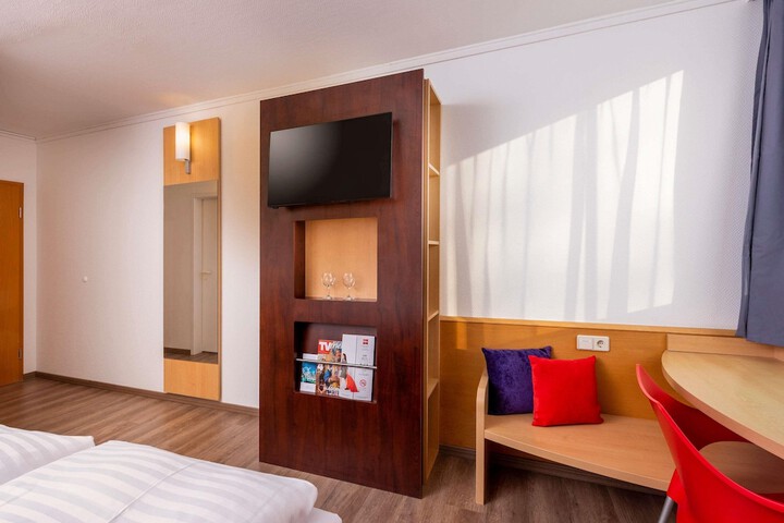 Room 11 of 46