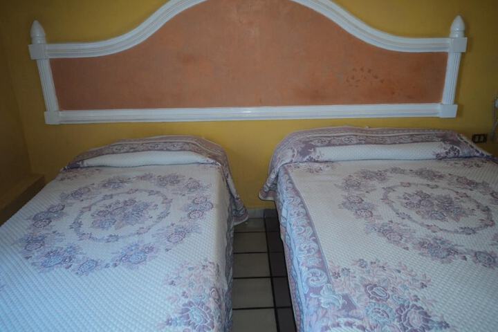 Room 11 of 26