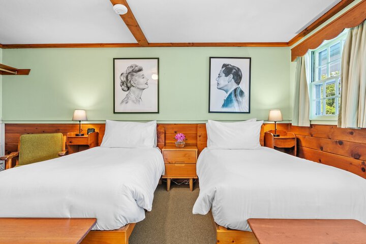 Room 2 of 27
