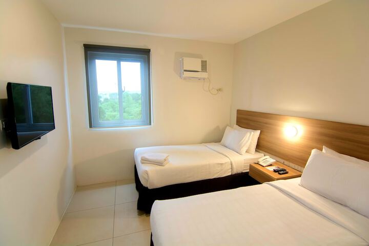 Room 4 of 11
