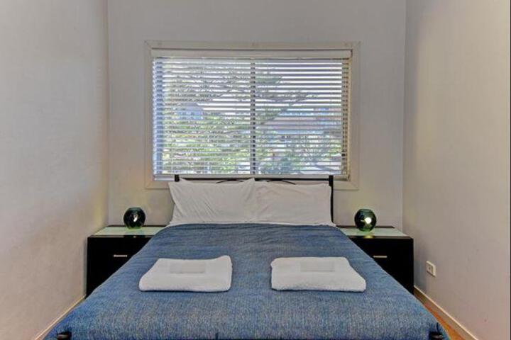 Room 2 of 5