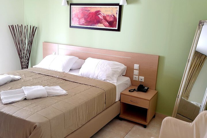 Room 14 of 64