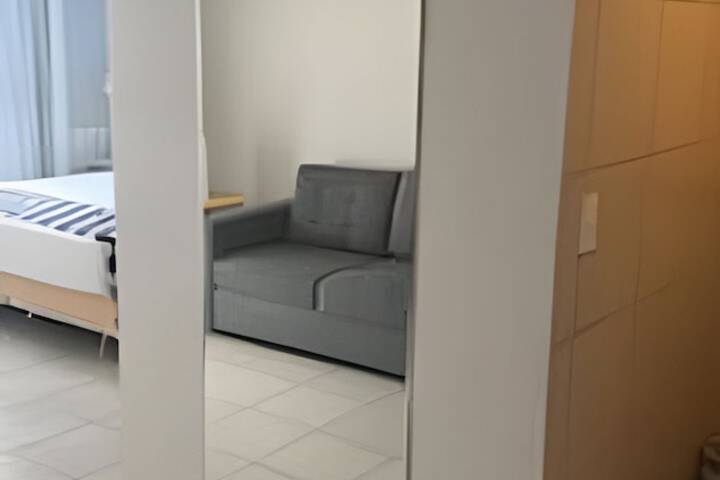 Room 5 of 137