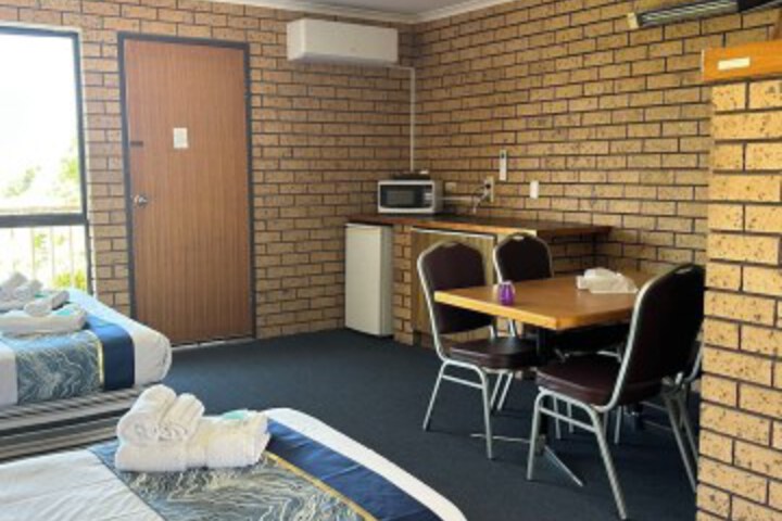 Room 18 of 48