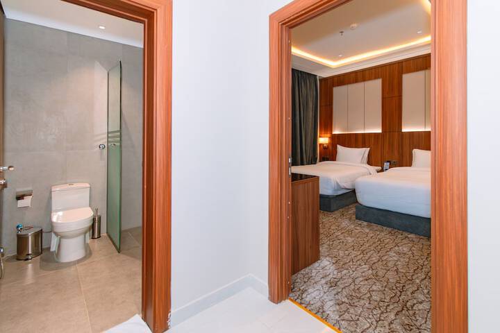 Room 8 of 22
