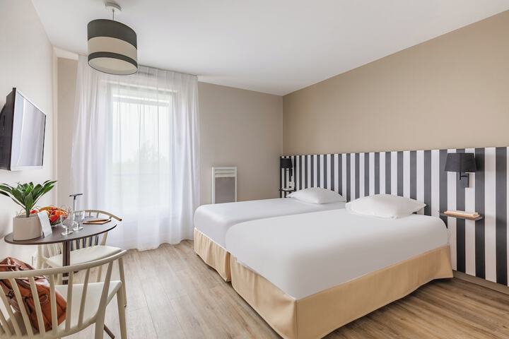 Room 8 of 21