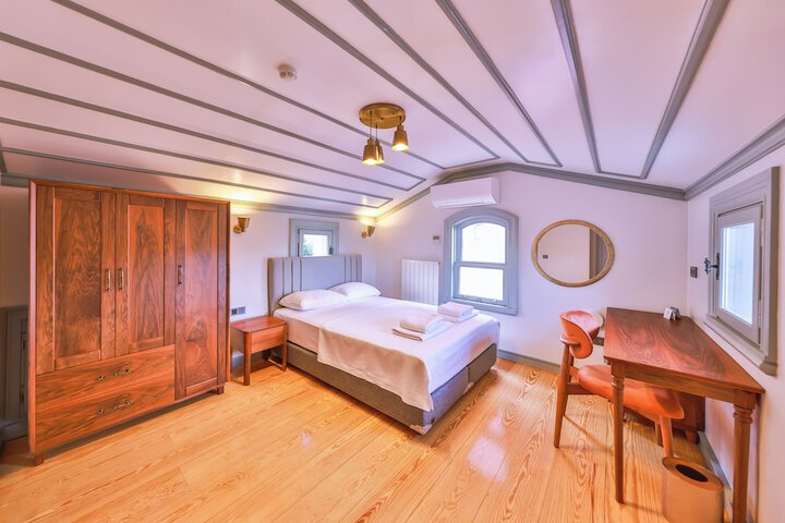 Room 3 of 36