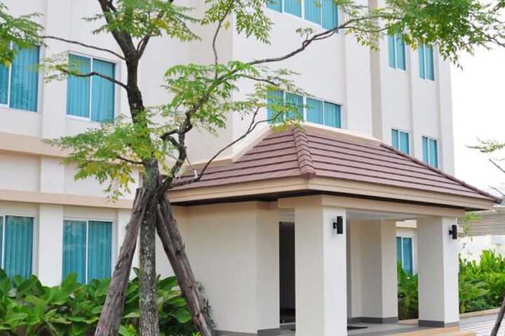 Hotel 27 of 28