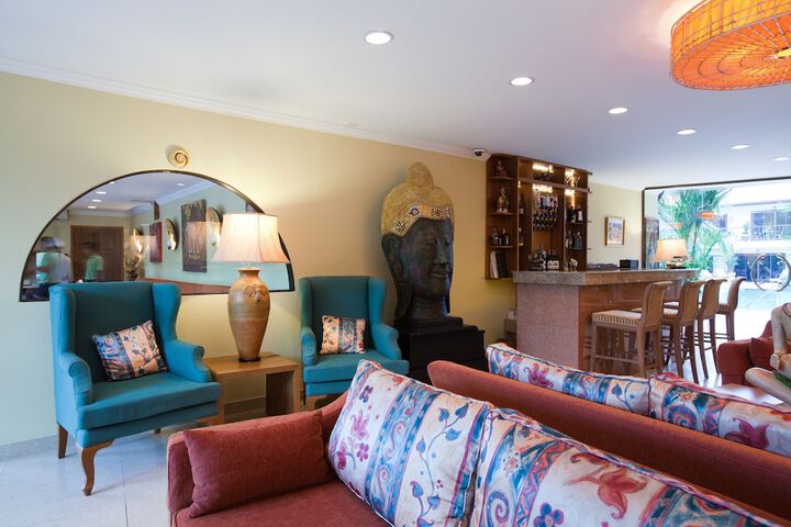 Lounge 55 of 60