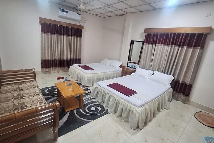 Room 9 of 29