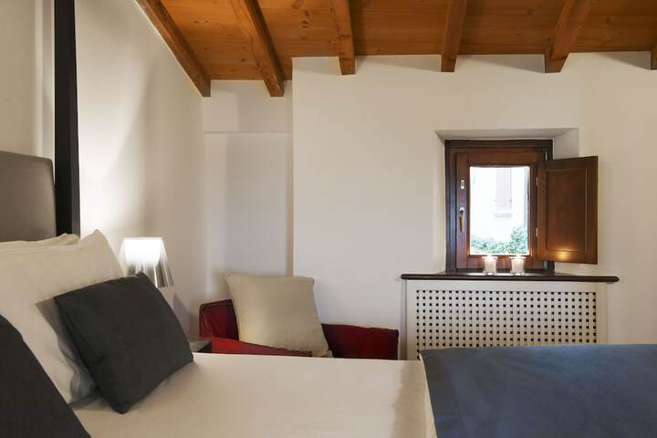 Room 8 of 42