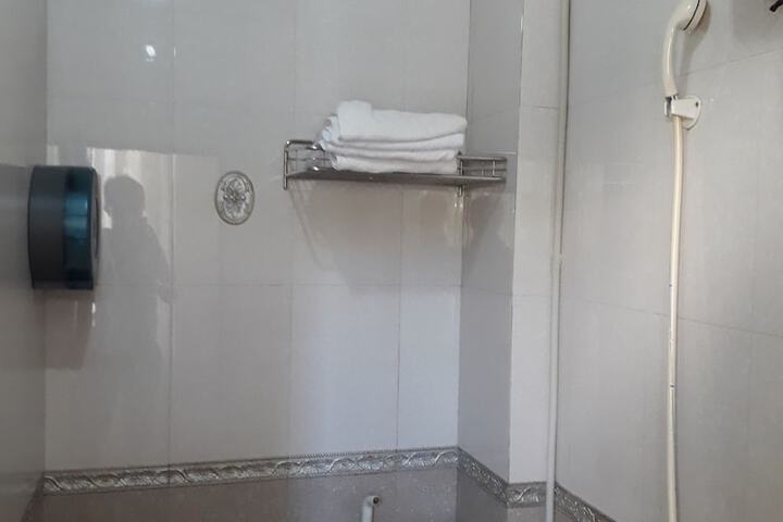 Room 32 of 37