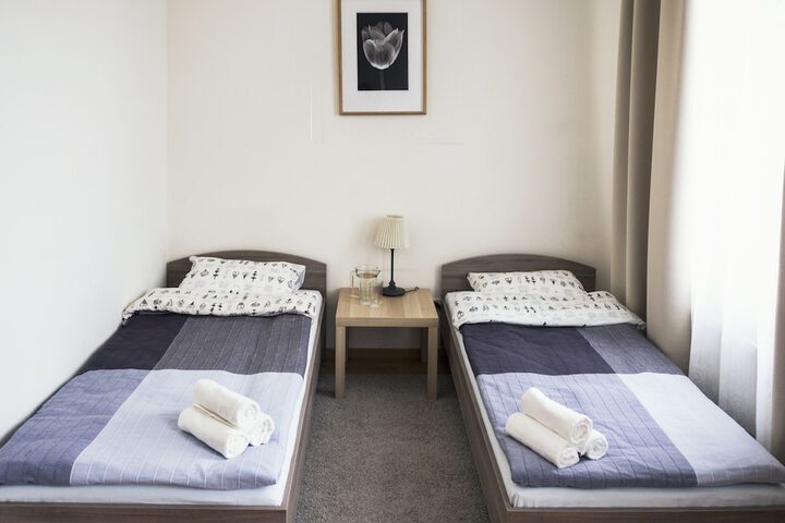Room 2 of 31