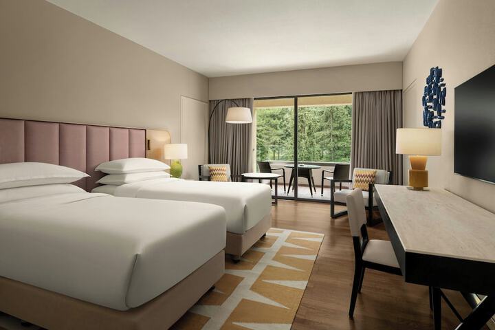 Room 42 of 185