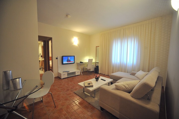 Room 28 of 68