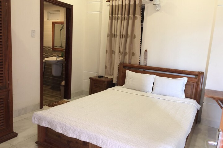 Room 9 of 25