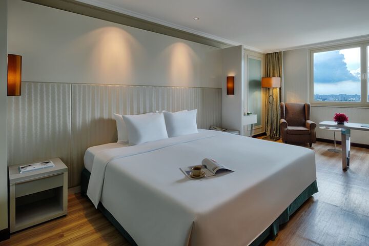 Room 7 of 180