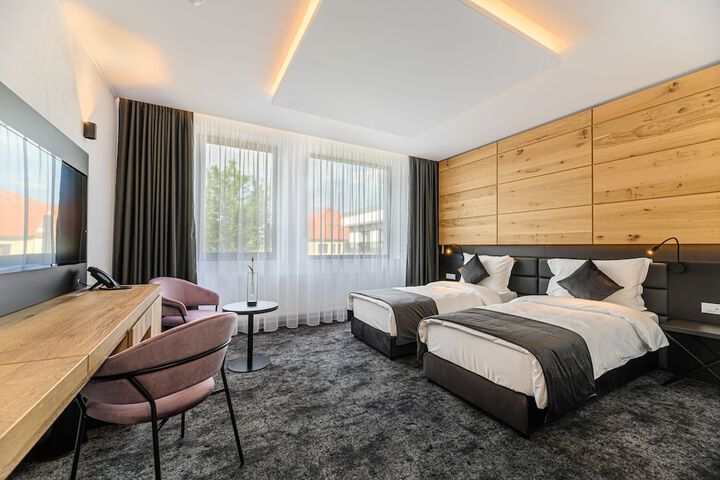 Room 95 of 131