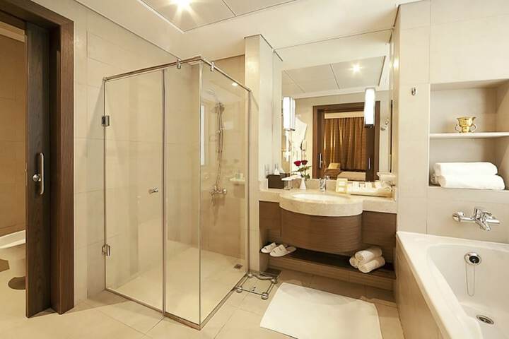 Room 7 of 15