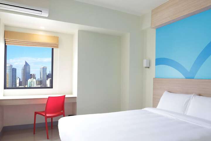 Room 9 of 28