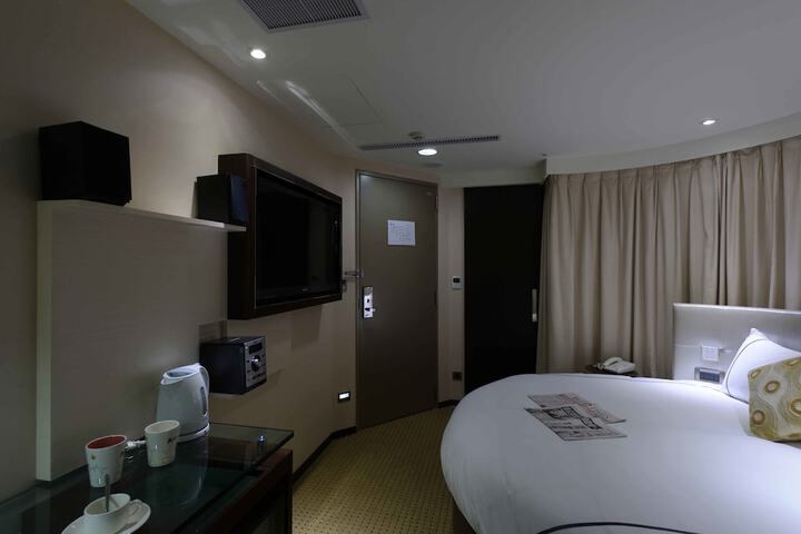 Room 15 of 41